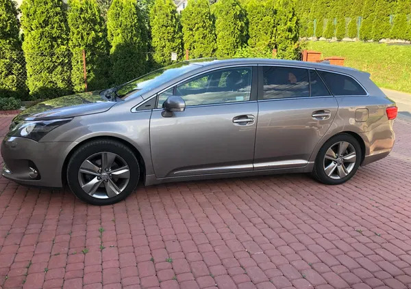 podkarpackie Toyota Avensis cena 30500 przebieg: 268000, rok produkcji 2014 z Tyczyn